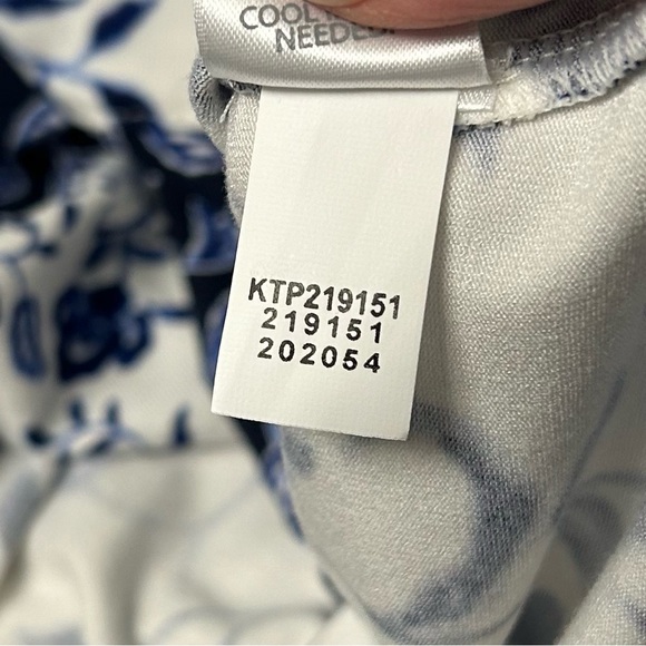 J. Jill Wearever Collection Blue White Floral Top Short Sleeves Size M - Picture 9 of 12
